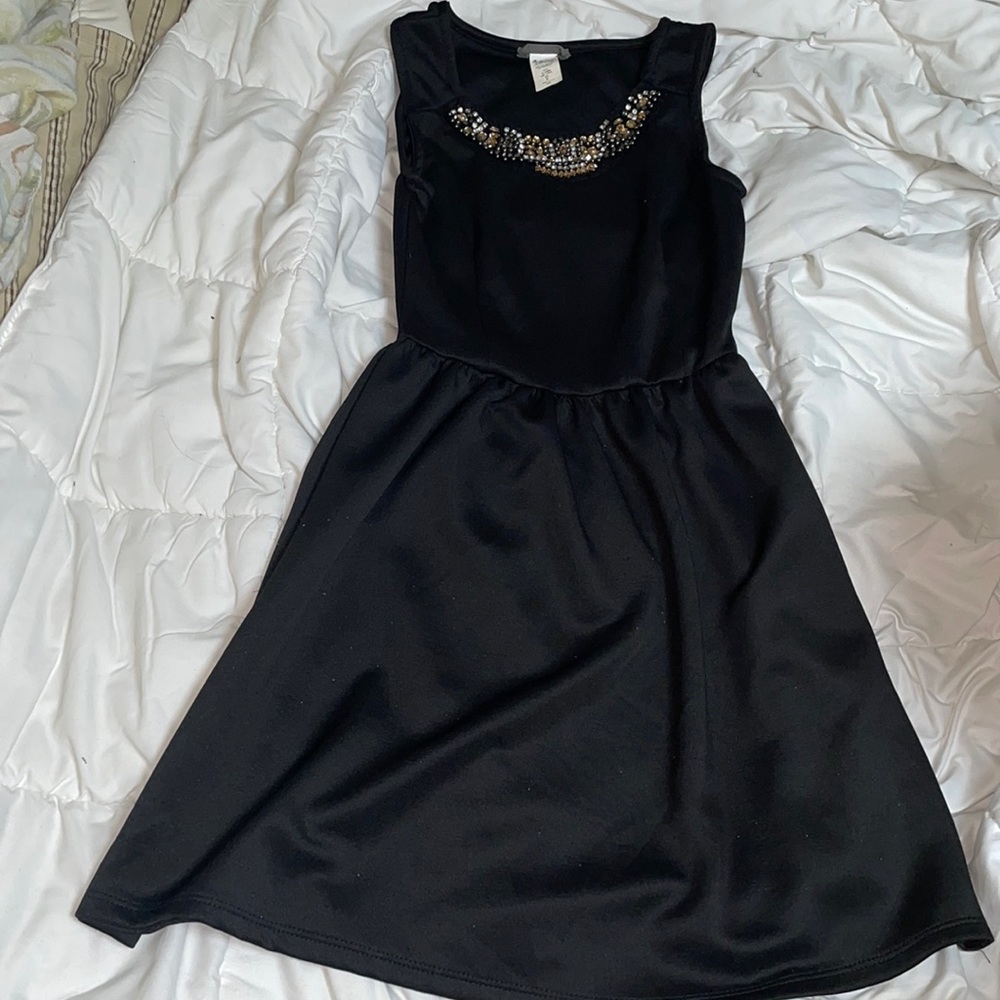 Black mid length dress with gemstones Size: S